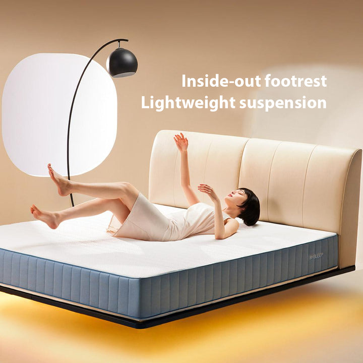 Floating bed with retractable legs