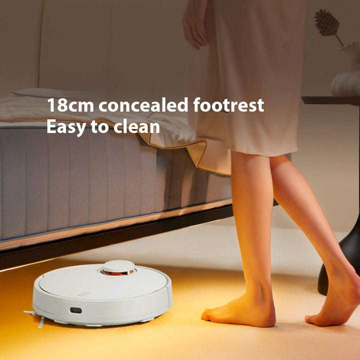 Floating bed with 18cm hidden inward-facing legs for easy passage of the sweeper.